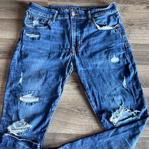American eagle Slim blue Jean ripped W 34